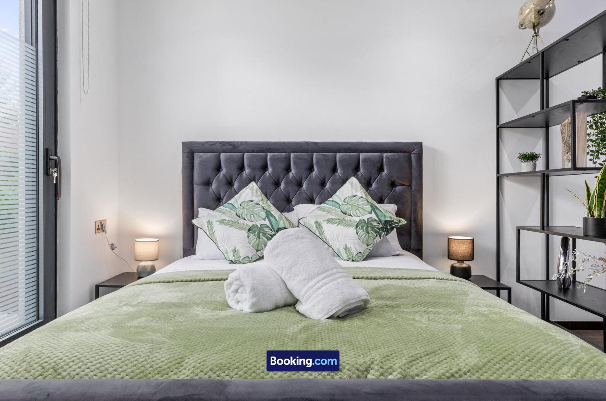 Stylish Studio Apt By Stay Smart Short Lets & Serviced Accommodation Woodstock With Free Wifi London Exterior photo