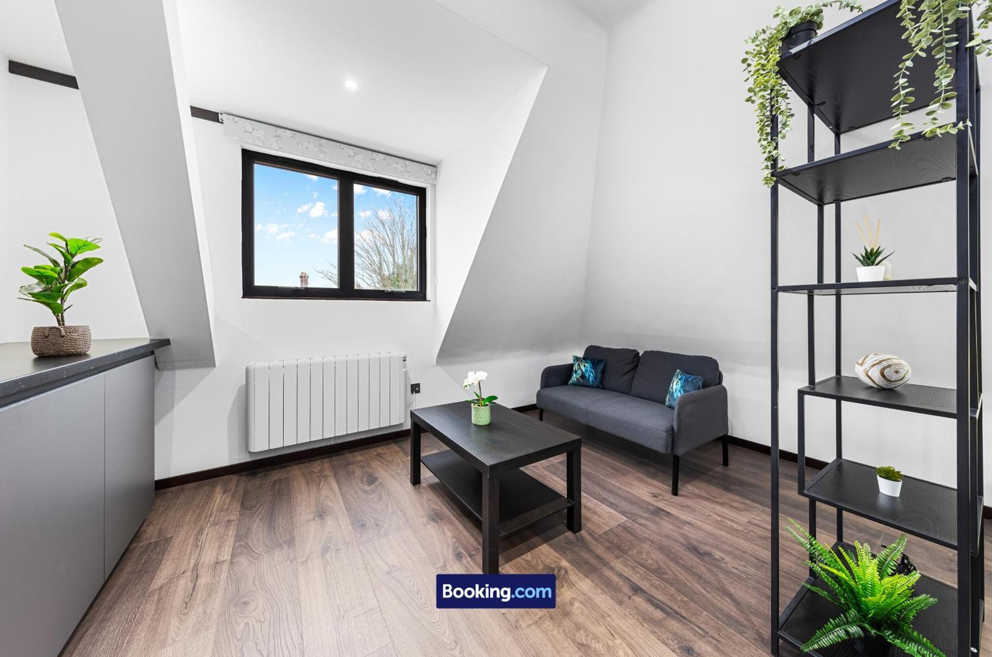 Stylish Studio Apt By Stay Smart Short Lets & Serviced Accommodation Woodstock With Free Wifi London Exterior photo