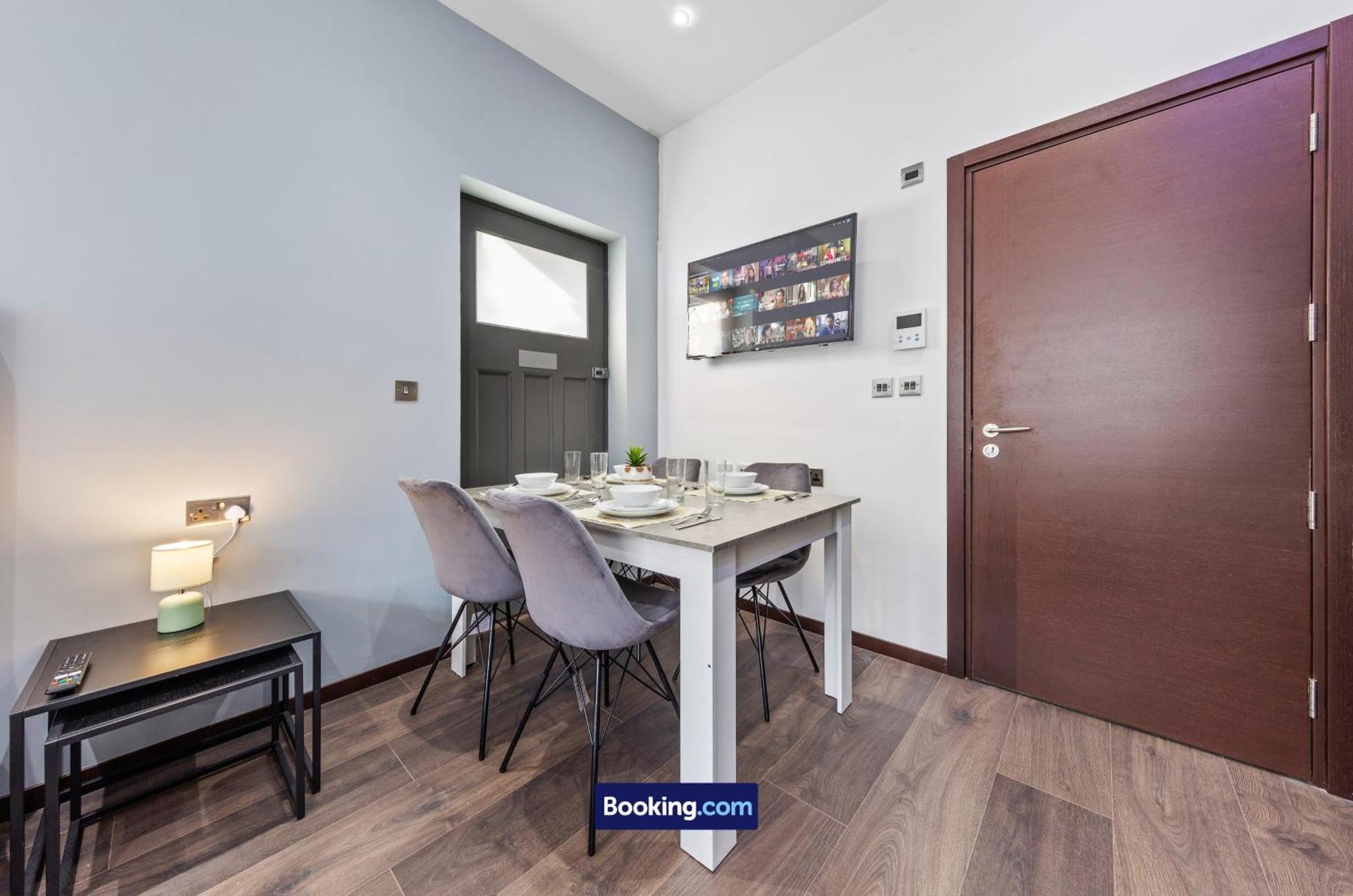 Stylish Studio Apt By Stay Smart Short Lets & Serviced Accommodation Woodstock With Free Wifi London Exterior photo