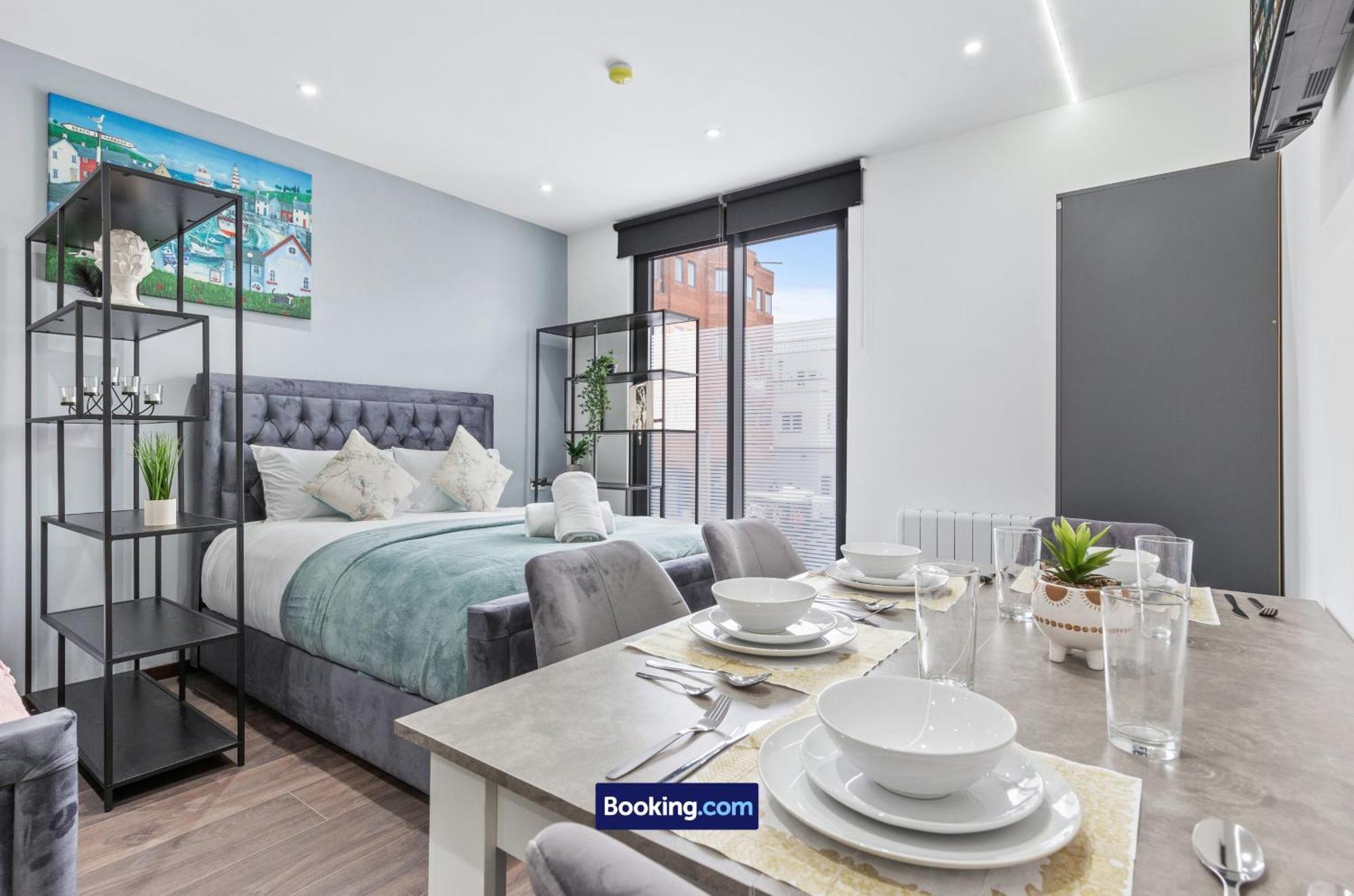 Stylish Studio Apt By Stay Smart Short Lets & Serviced Accommodation Woodstock With Free Wifi London Exterior photo